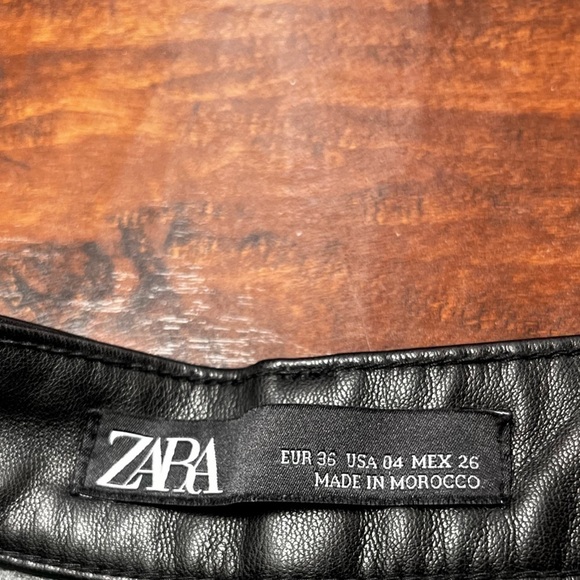 ZARA Black Straight Leg Biker Faux Leather Pants Sz 4 - Picture 3 of 6
